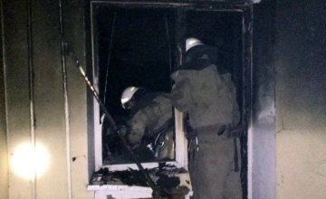 В Каменском во время пожара в 9-этажном доме спасли двух человек