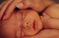 Верховная Рада согласилась увеличить помощь при рождении ребенка