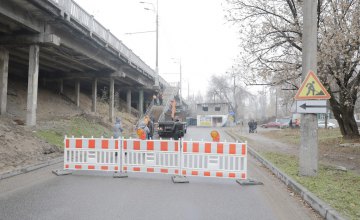 В Днепре ремонтируют аварийный путепровод на Слобожанском проспекте