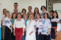 Заняття з української мови у вишиванках: як Дніпропетровськгаз відзначав народне свято 