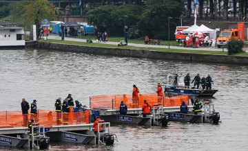 В Германии самолет упал в озеро (ФОТО)