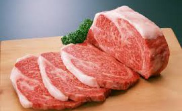​За минувшую неделю в Днепре куриное мясо  подорожало почти на 11%, свинина подешевел на 25%