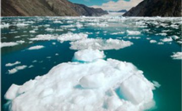 Ледник, способный при таянии повысить уровень мирового океана на 50 см, раскололся в Гренландии