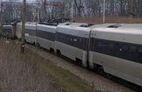 Перекрыто движение поездов между станциями Днепр-Запорожье. Организован подвоз для пассажиров «Интерсити»
