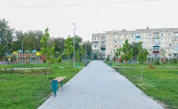 ​В реконструированном парке в Марганце ежедневно собираются до тысячи горожан – Валентин Резниченко