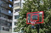 Во дворе победительницы Дворовых Олимпийских Игр-2017 по стритболу появился баскетбольный щит (ФОТО)