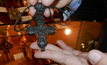 В Днепропетровске открылась 8 ежегодная выставка «Образ креста» (ФОТО)