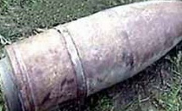 В Орловщине во время прогулки мужчина нашел артиллерийский снаряд