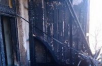 В Каменском горела многоэтажка: пожарным удалось спасти жильца дома
