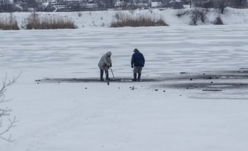 Рыбаков предостерегают: не выходите на тонкий лед! (ПОЛЕЗНО)