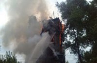 В Сумской области из-за удара молнии загорелась деревянная церковь 17 века 