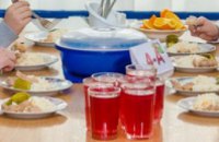 Маленькие порции, несоответствие меню и пренебрежение санитарными нормами: на Днепропетровщине продолжается проверка школьных ст