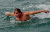  Украинец переплыл Черное море за 4 дня