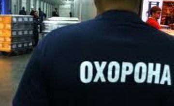 Охранник днепропетровского супермаркета убил посетителя за воровство