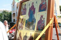 Для иконы Божией Матери «Игумения Святой горы» по эскизам днепропетровского священника изготовят 2-килограммовое золотое украшен