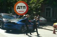 В центре Киева столкнулись 3 элитных автомобиля: движение парализовано (ФОТО)