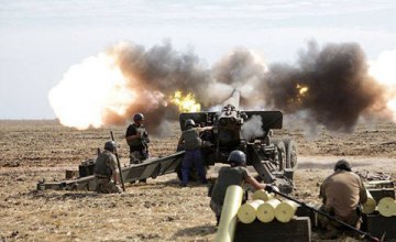За сутки боевики 33 раза обстреляли позиции военных на Донбассе