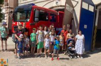 У Дніпрі родини-переселенців відвідали виставку пожежно-рятувальної служби