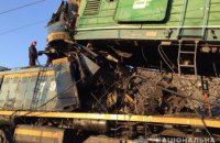 На Днепропетровщине столкнулось два электровоза: в результате аварии погибли люди (ФОТО)