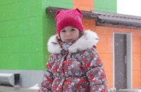 Четырехлетняя Вика из Соленого получит слуховой имплант и сможет наконец-то услышать мир