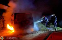 В Каменском на временной стоянке горел автомобиль