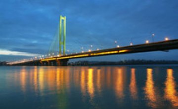 В Киеве на Южном мосту произошло загадочное ДТП со смертелным исходом