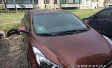 На Днепропетровщине мужчина во дворе многоэтажек разбил 25 машин