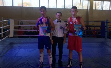 ​Юноши из Днепропетровщины завоевали 9 медалей на чемпионате Украины по боксу