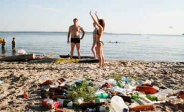 Пляжи Днепра погрязли в мусоре, - Госпотребслужба