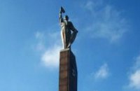 Губернатор Виктор Бондарь дал задание закончить реконструкцию памятника Славы до 10 сентября