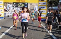 Ведущая телеканала «Интер» пробежала марафон, несмотря на травму