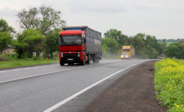 На Днепропетровщине из-за жары ограничили движение грузовиков