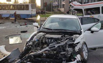 Водителя автомобиля Mazda, причастного к смертельному ДТП в Кривом Роге, перевели в больницу из-за проблем со здоровьем