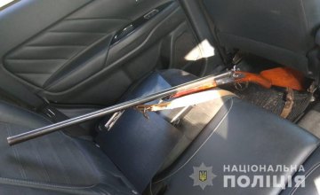 На Днепропетровщине мужчина решил развлечься и начал отстреливать собак из охотничьего ружья