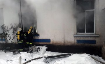 В Днепропетровской области горел жилой дом барачного типа