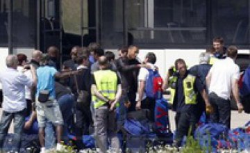 Сборная Франции вернулась домой под охраной полиции