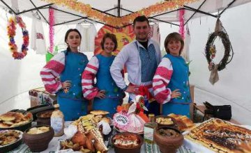 Почти 60 объединенных громад Днепропетровщины отметили Масленицу на фестивале в Илларионово