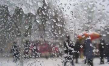 Украинцев предупредили о резкой смене погодных условий: штормовой ветер и дождь с мокрым снегом