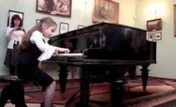 7-летняя пианистка и 8-летний балалаечник из Павлограда победили в «Grand music»