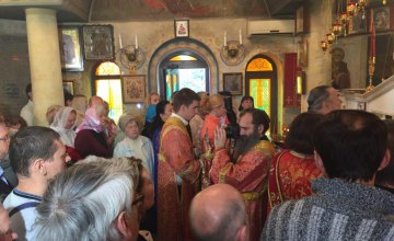 В Днепре верующие провели молебен и поклонились мощам Георгия Победоносца, которые привезены при поддержке Фонда Вилкула с Афонс