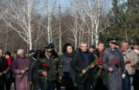 Вилкул вместе с «афганцами» возложил цветы к памятнику воинам-интернационалистам в Николаеве