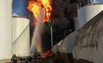 Экологи признали опасной зону радиусом 10 км от эпицентра пожара на нефтебазе под Киевом