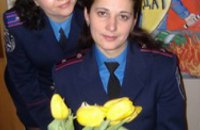 Прекрасная половина ГАИ Днепропетровской области поздравила своих коллег с 23 февраля 
