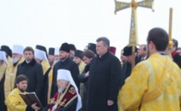Виктор Янукович принял участие в молебне по случаю завершения 2012 года