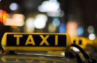 Профсоюз таксистов предлагает стикеровать автомобили перевозчиков QR-кодами 