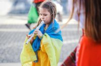 Тримають свій щирий та зворушливий фронт: діти-волонтери Дніпропетровщини збирають кошти для захисників
