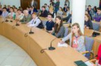 Экологичный дом и ветровые турбины: студенты-строители Днепропетровщины презентовали Вице-премьеру собственные уникальные проект