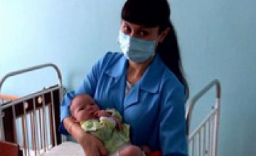 В Симферополе на перроне милиция нашла месячного ребенка, брошенного матерью-уголовницей (ФОТО)