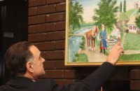 Без рук: у Дніпрі відкрили виставку картин Василя Мельника