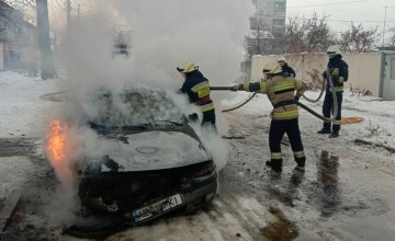 В Чечеловском районе Днепра воспламенилась легковушка